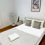 Bernardim - No 87 - 2b - The Three-bedroom Escape Апартаменты Лиссабон