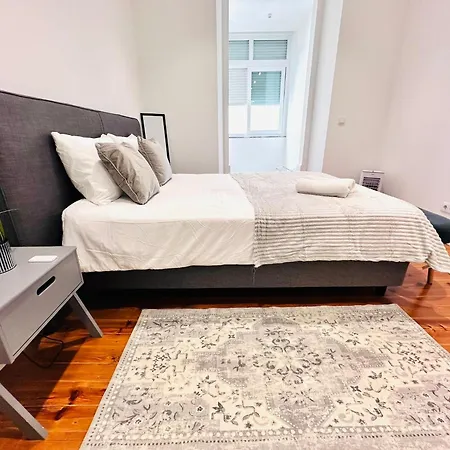Апартаменты Bernardim - No 87 - 2b - The Three-bedroom Escape