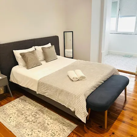 Bernardim - No 87 - 2b - The Three-bedroom Escape Апартаменты Лиссабон